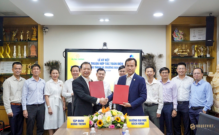 Đại diện Công ty Cổ phần Hưng Thịnh và Trường Đại học Bách Khoa TP.HCM đã ký kết hợp tác toàn diện vào tháng 2 vừa qua.