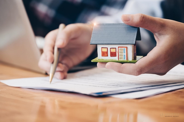 Thông tin liên quan đến giá trị hợp đồng là điều mà người mua cần đặc biệt quan tâm.  Hình minh họa: Internet