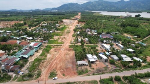 Chính chủ cần bán lô đất mặt tiền đường lên núi Hòn Bà (rộng 2000ha) - Hình ảnh 2